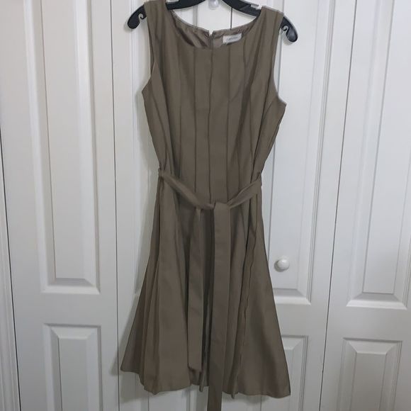 Calvin Klein Pleated Dress Light Tan/Khaki - Picture 6 of 7